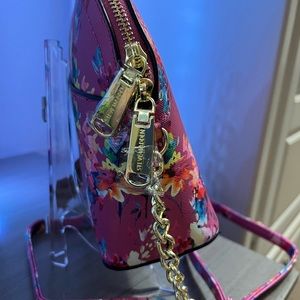 Steve Madden floral crossbody 💘